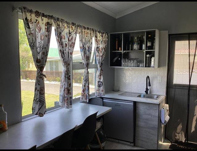 2 BEDROOM HOUSE FOR SALE IN PEARLY BEACH